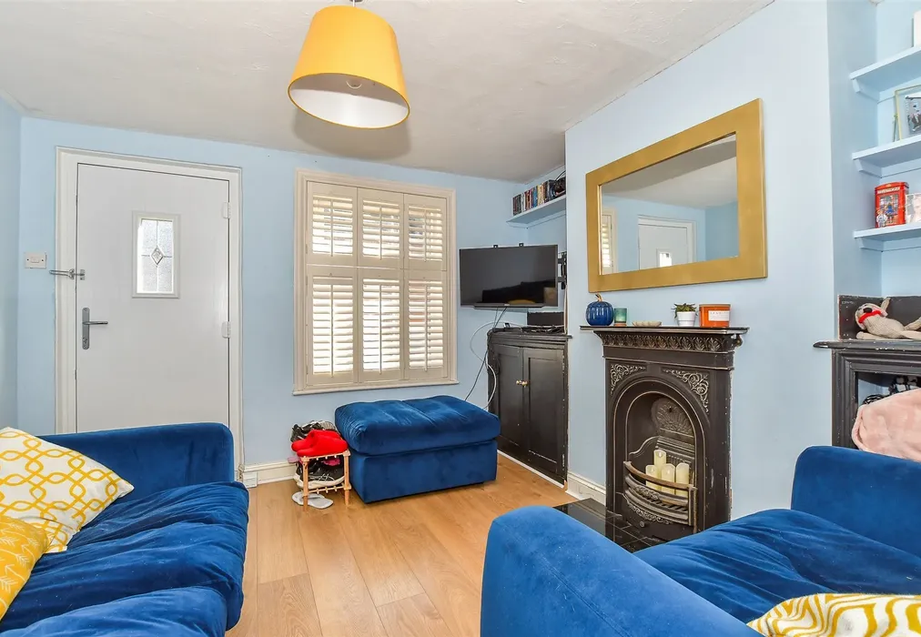 Lounge - Woodside Road, Tonbridge, Kent - Wards of Kent