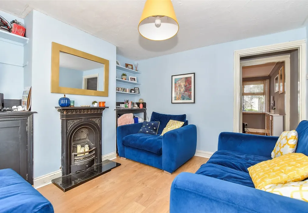 Lounge - Woodside Road, Tonbridge, Kent - Wards of Kent