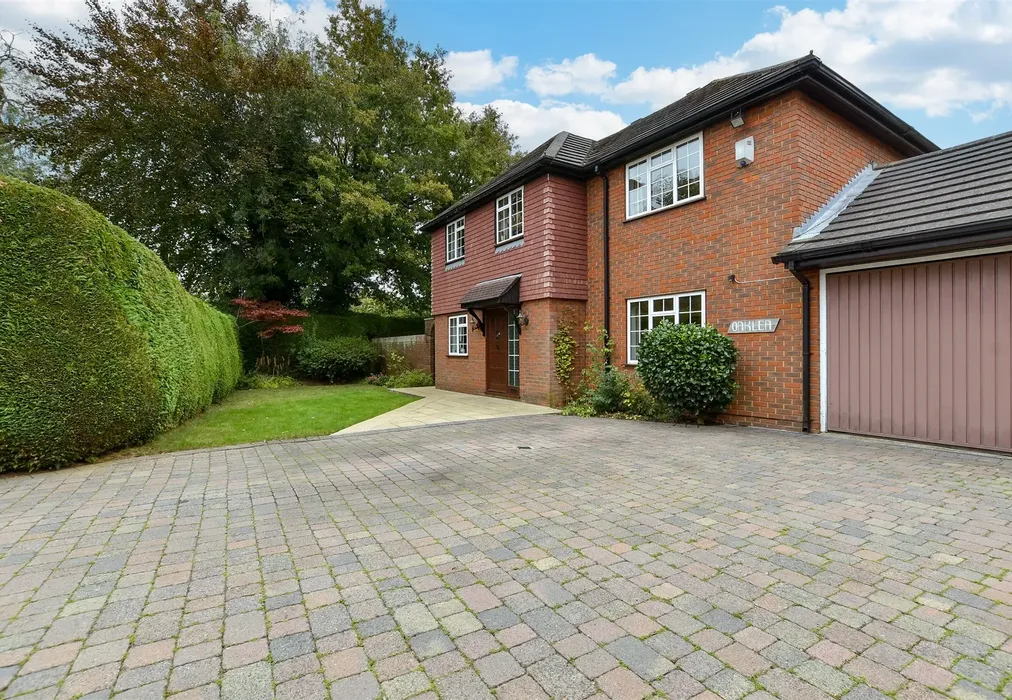 Driveway/Parking - Copthill Lane, Kingswood, Surrey - Wards of Kent