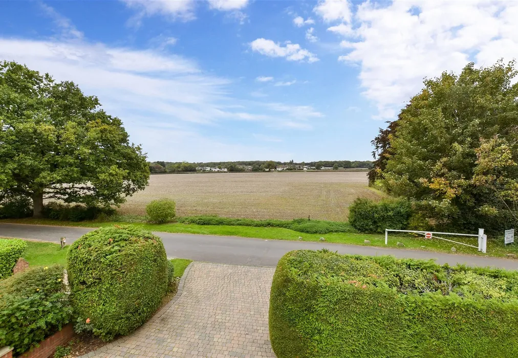 Views To Front - Copthill Lane, Kingswood, Surrey - Wards of Kent