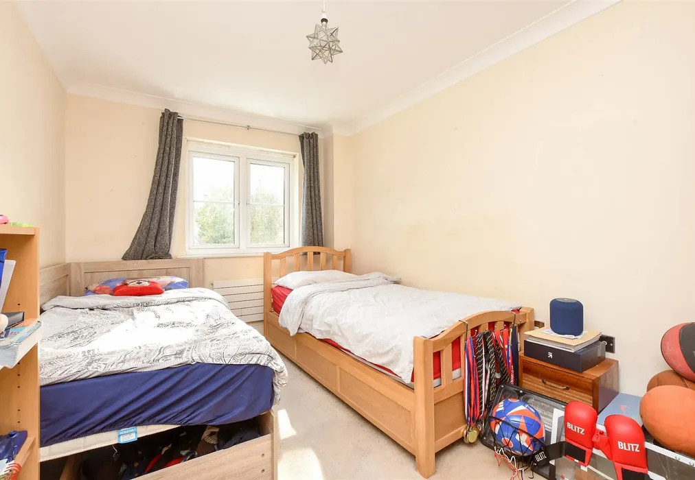 Bedroom 2 - Parritt Road, Redhill, Surrey - Wards of Kent
