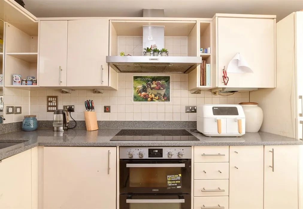 Kitchen - Parritt Road, Redhill, Surrey - Wards of Kent