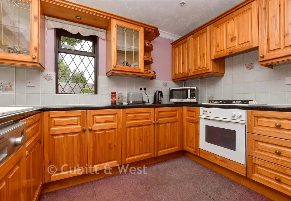 Kitchen - Penrose Road, Fetcham, Leatherhead, Surrey - Wards of Kent