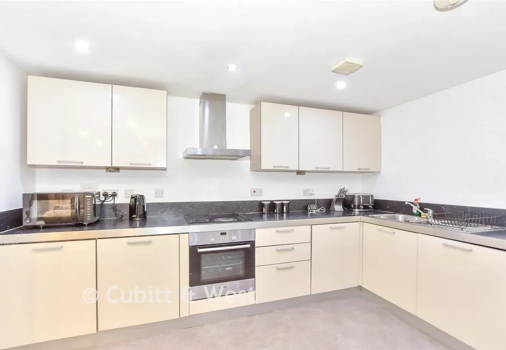 Kitchen - Elm Grove, Southsea, Hampshire - Wards of Kent