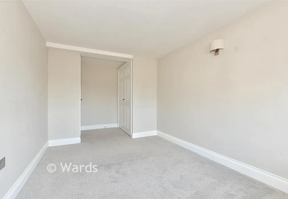 Bedroom - London Road, Teynham, Kent - Wards of Kent