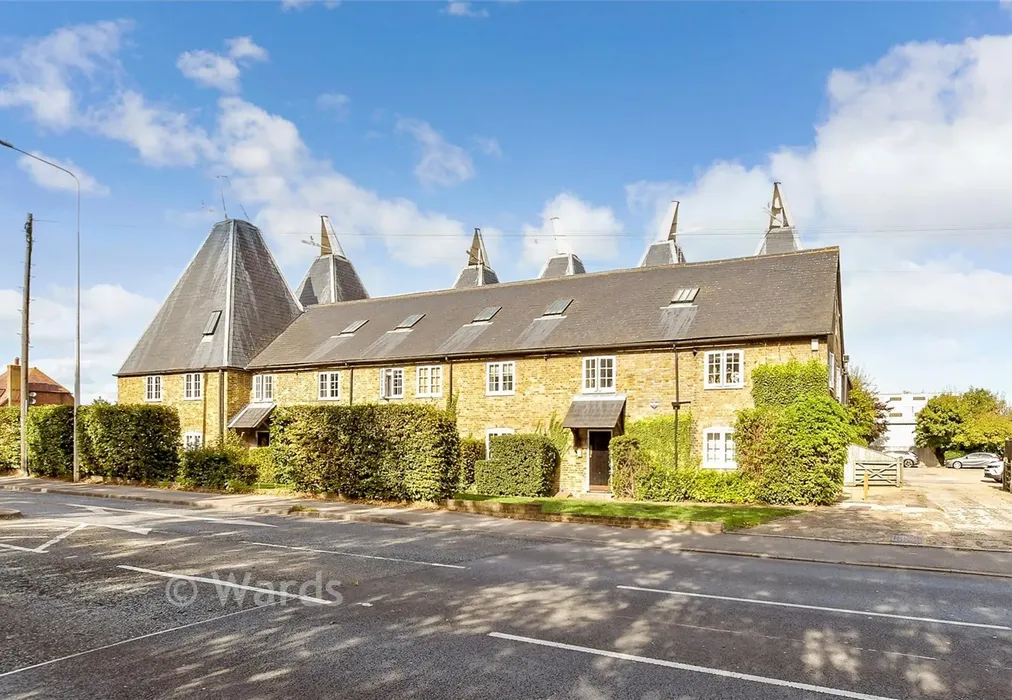 External (Web) - London Road, Teynham, Kent - Wards of Kent