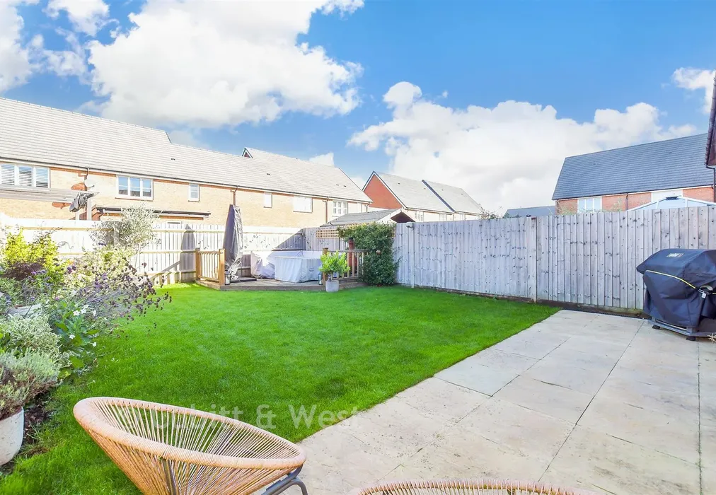 Rear Garden - Acacia Crescent, Angmering, West Sussex - Wards of Kent