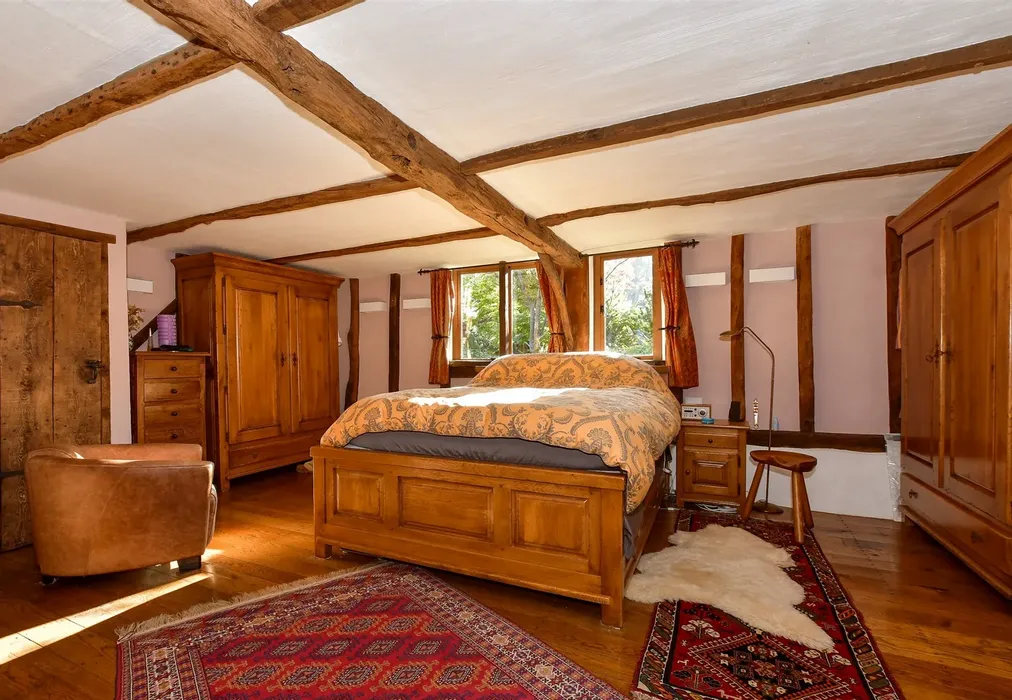 Bedroom 1 - Snatts Road, Uckfield, East Sussex - Wards of Kent