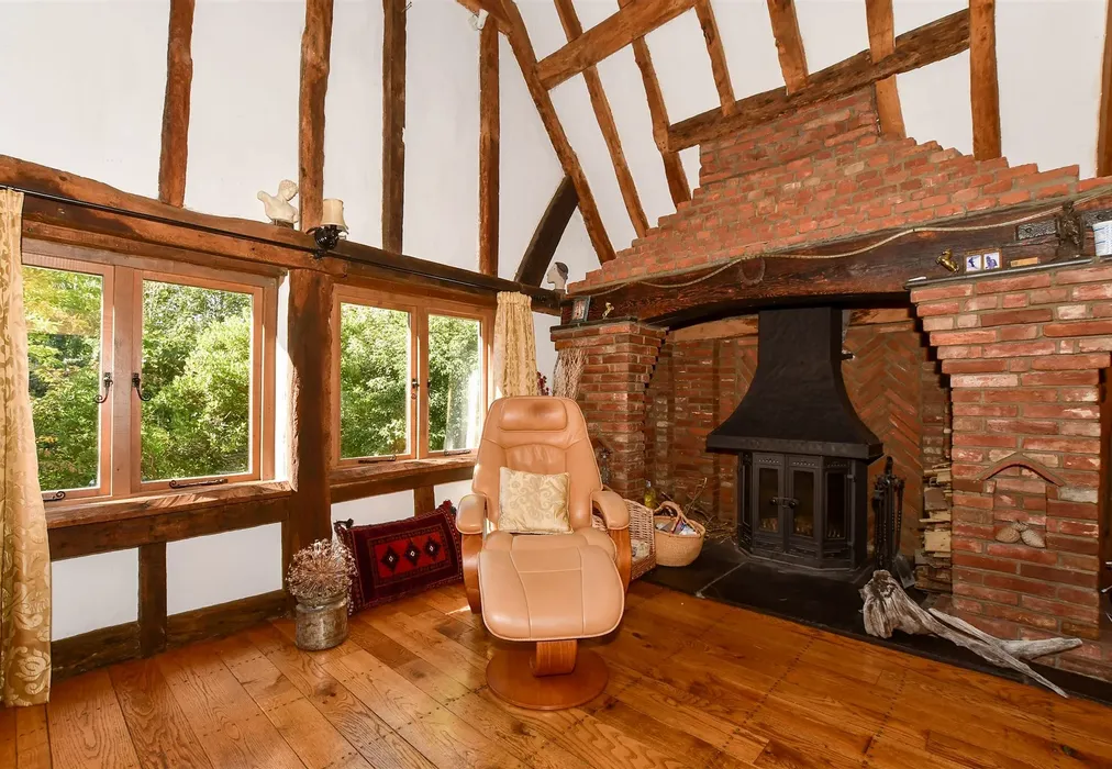 Lounge - Snatts Road, Uckfield, East Sussex - Wards of Kent