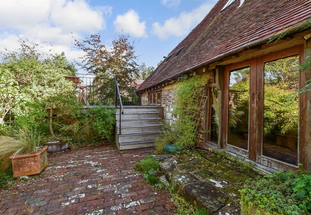 Rear Garden - Snatts Road, Uckfield, East Sussex - Wards of Kent