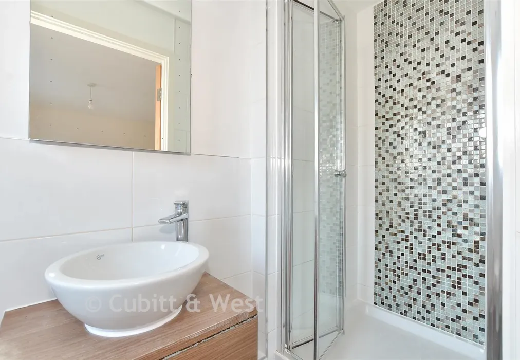 En-Suite Shower Room - Denne Parade, Horsham, West Sussex - Wards of Kent