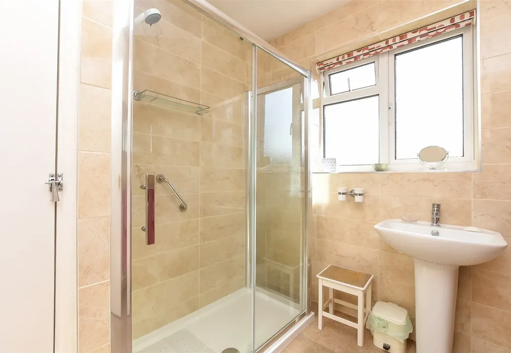 Shower Room - Cronks Hill Close, Redhill, Surrey - Wards of Kent