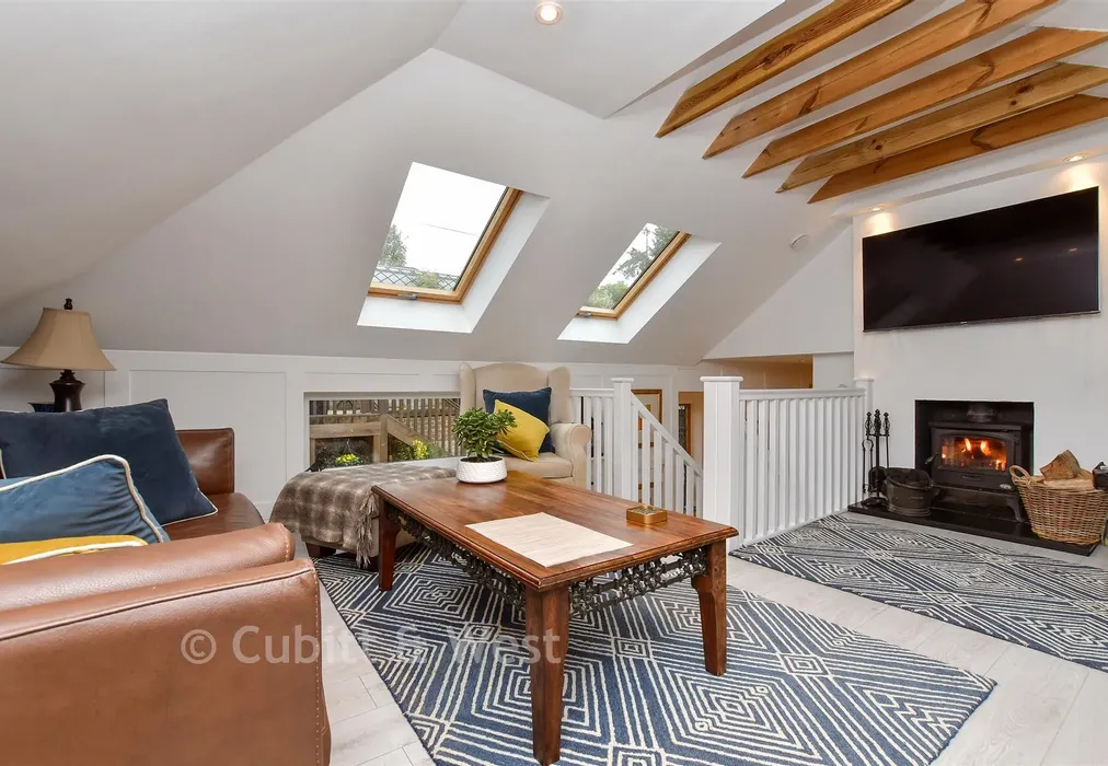 Sitting Area - Abbots Lane, Kenley, Surrey - Wards of Kent