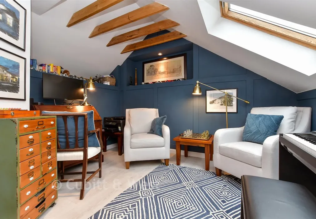 Bedroom 3 - Abbots Lane, Kenley, Surrey - Wards of Kent