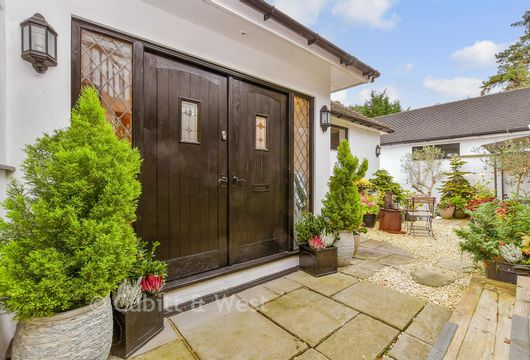 Abbots Lane, Kenley, Surrey - Wards of Kent