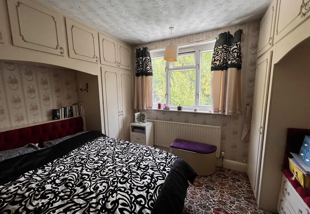 Bedroom - Brancaster Lane, Purley, Surrey - Wards of Kent