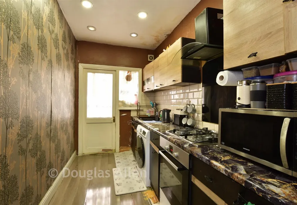 Kitchen - Gordon Road, Ilford, Essex - Wards of Kent