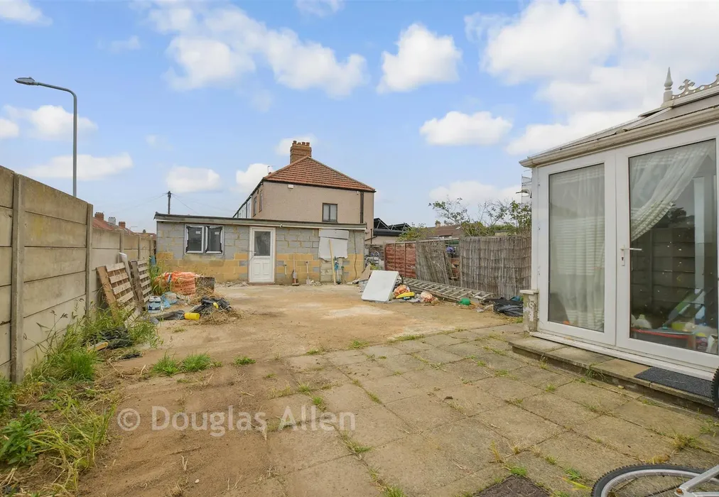 Rear Garden - Gordon Road, Ilford, Essex - Wards of Kent