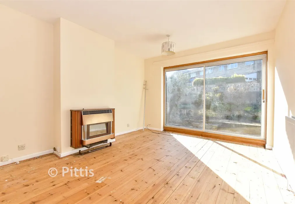 Lounge - Westmill Road, Carisbrooke, Isle of Wight - Wards of Kent