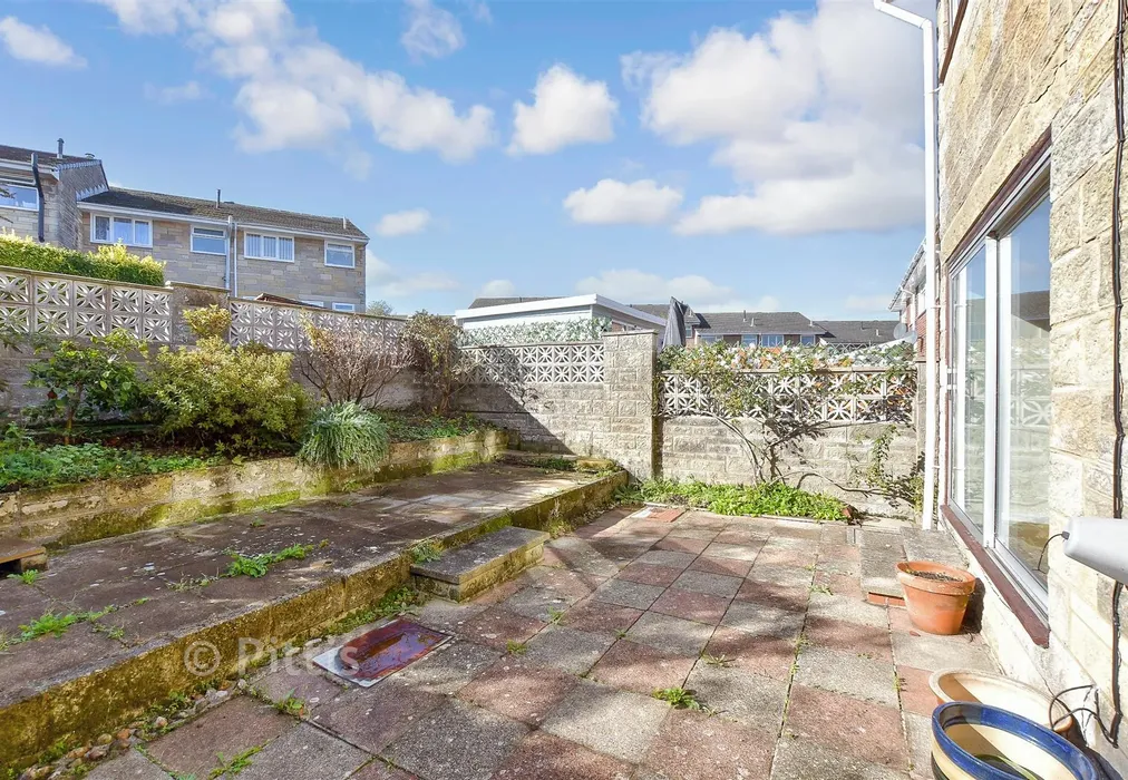 Rear Garden - Westmill Road, Carisbrooke, Isle of Wight - Wards of Kent