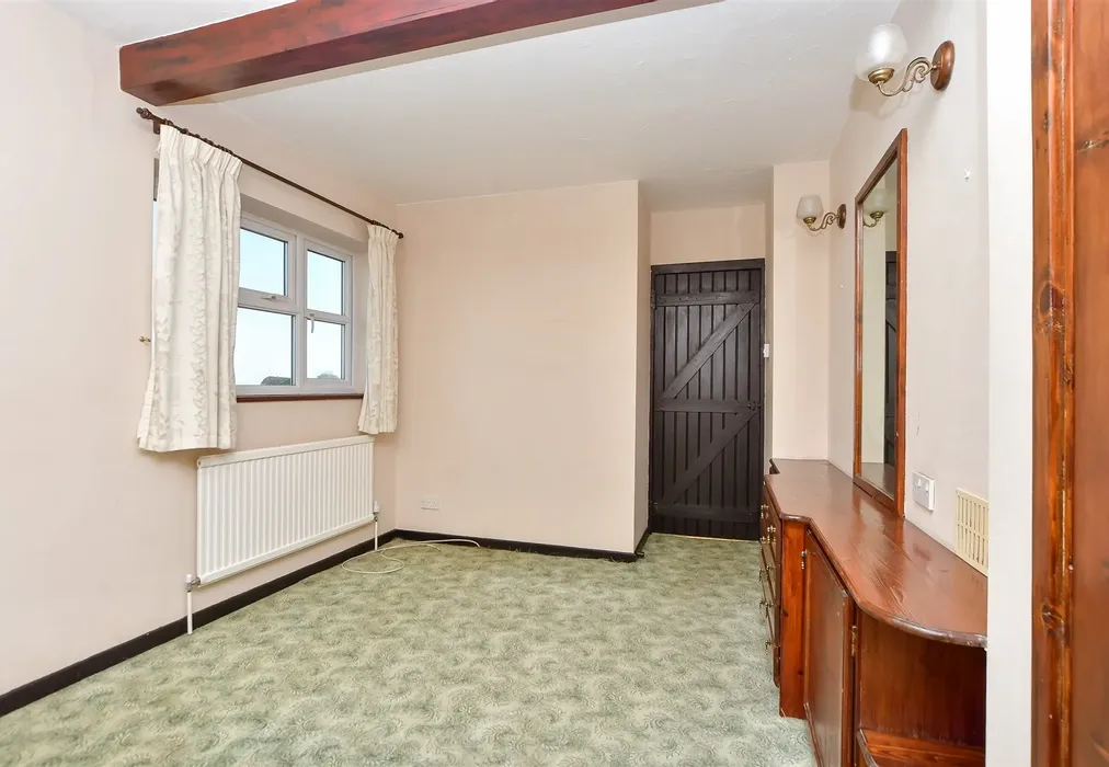 Bedroom 1 - Main Road, cooling, Rochester, Kent - Wards of Kent
