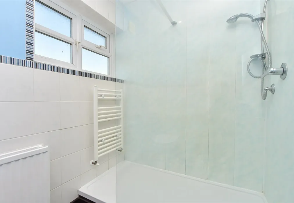Shower Room - Main Road, cooling, Rochester, Kent - Wards of Kent