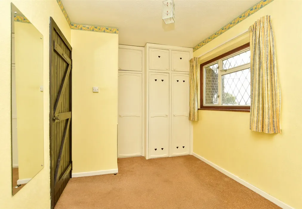 Bedroom 2 - Main Road, cooling, Rochester, Kent - Wards of Kent