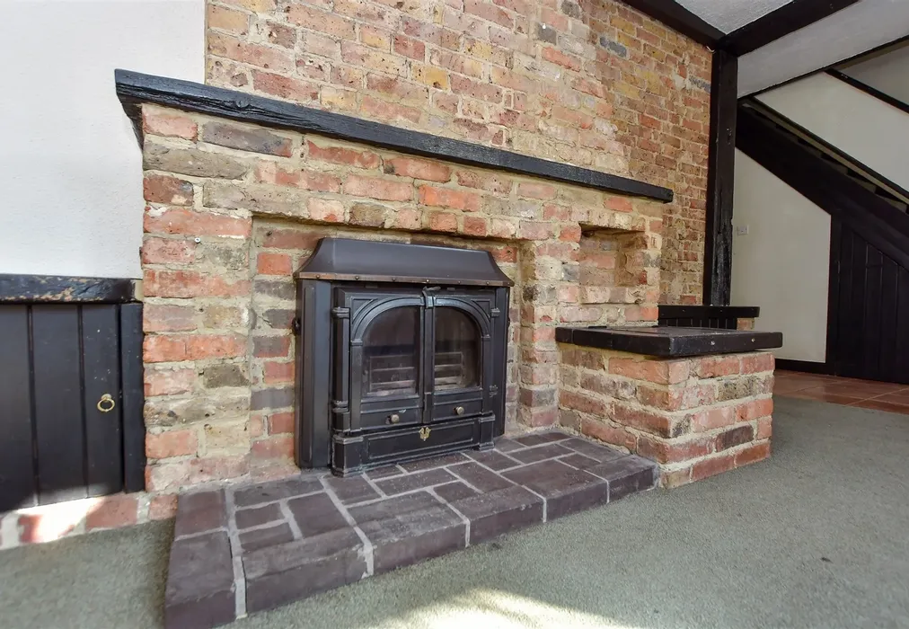 Internal Feature - Main Road, cooling, Rochester, Kent - Wards of Kent