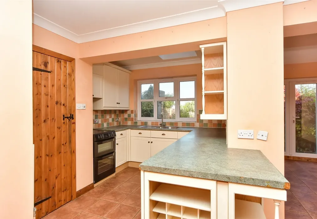 Kitchen - Main Road, cooling, Rochester, Kent - Wards of Kent