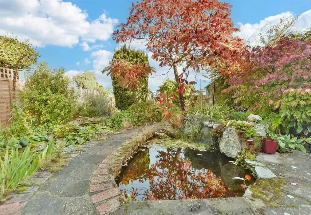 Rear Garden - Main Road, cooling, Rochester, Kent - Wards of Kent