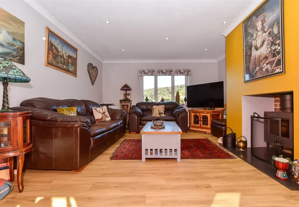 Lounge - Crabble Lane, River, Dover, Kent - Wards of Kent