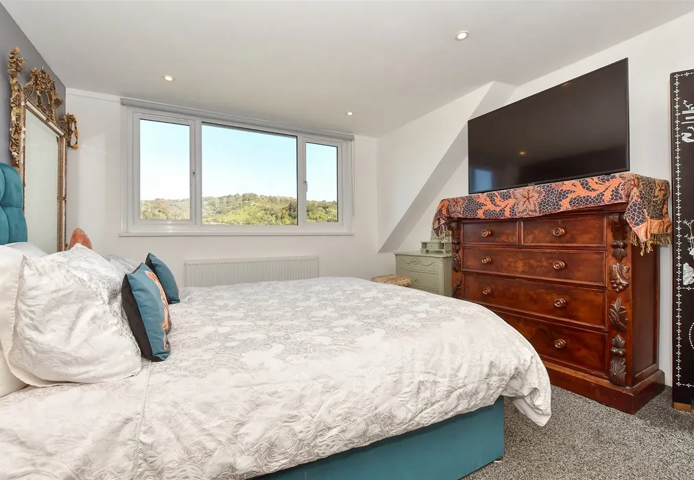 Bedroom 1 - Crabble Lane, River, Dover, Kent - Wards of Kent