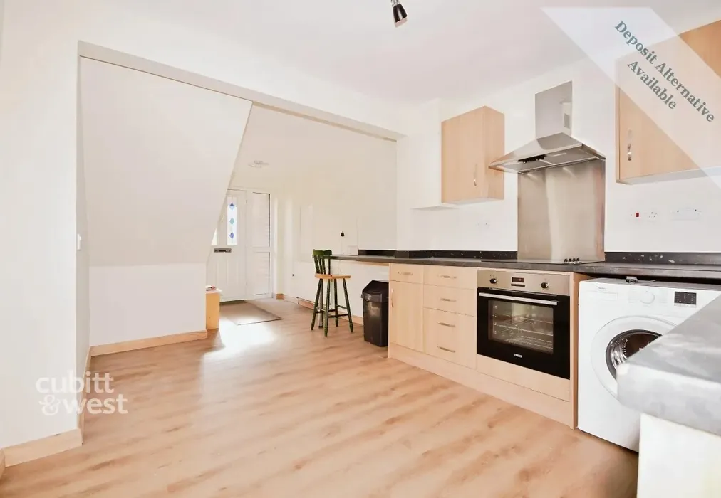 Kitchen - Southgate Drive, Crawley, RH10 - Wards of Kent