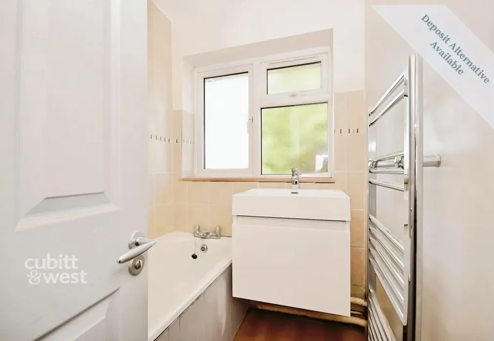 Bathroom - Southgate Drive, Crawley, RH10 - Wards of Kent