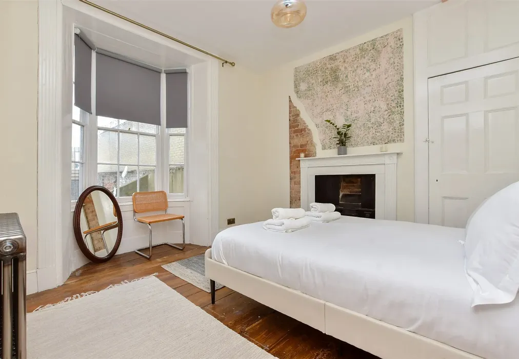 Bedroom 2 - Zion Place, Margate, Kent - Wards of Kent