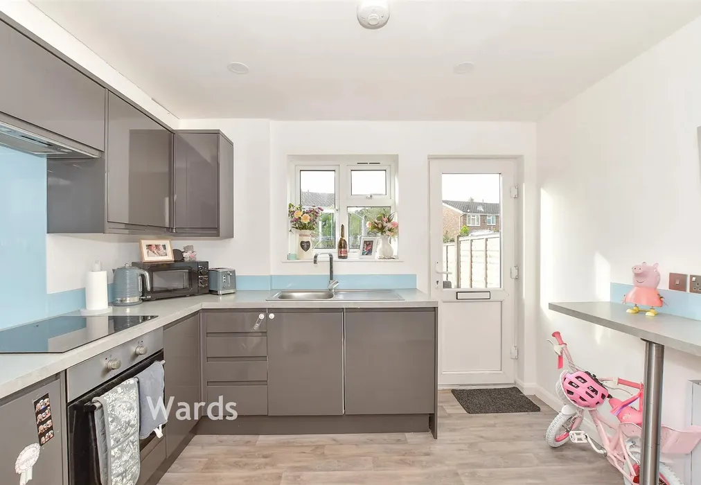 Kitchen - Winchs Garth, Staplehurst, Tonbridge, Kent - Wards of Kent