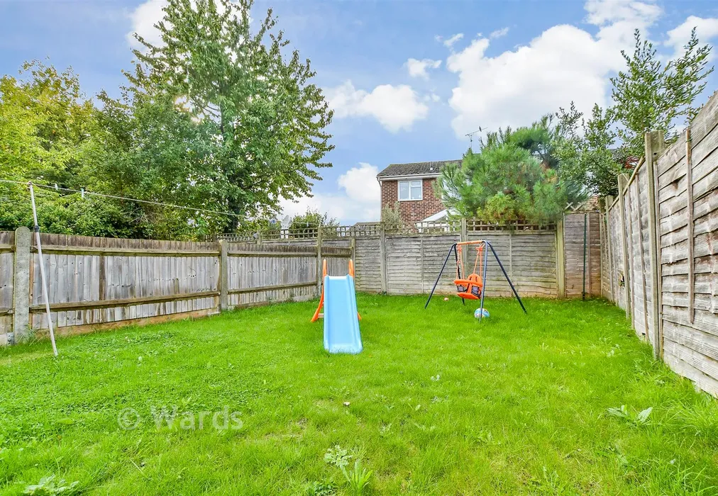 Rear Garden - Winchs Garth, Staplehurst, Tonbridge, Kent - Wards of Kent