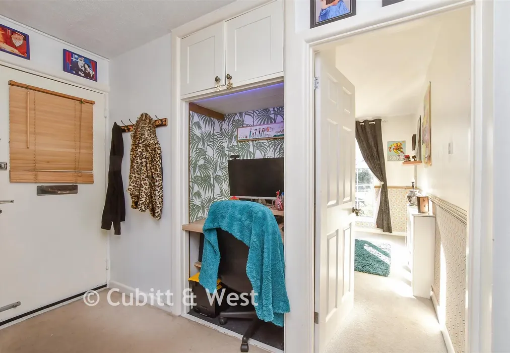 Entrance Hall - Withdean Rise, Brighton, East Sussex - Wards of Kent