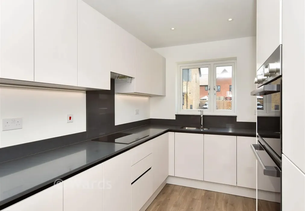 Kitchen - Faversham Lakes, Faversham, Kent - Wards of Kent