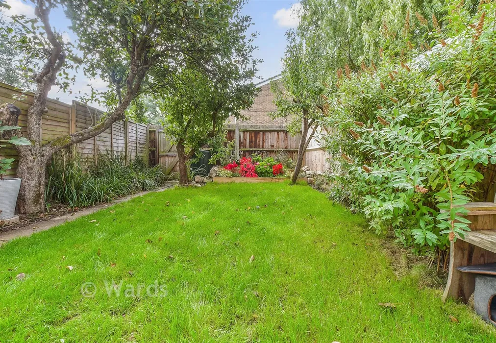 Rear Garden - Knowles Walk, Staplehurst, Tonbridge, Kent - Wards of Kent