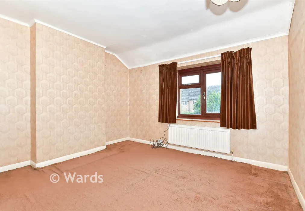 Bedroom 1 - Giddy Horn Lane, Maidstone, Kent - Wards of Kent