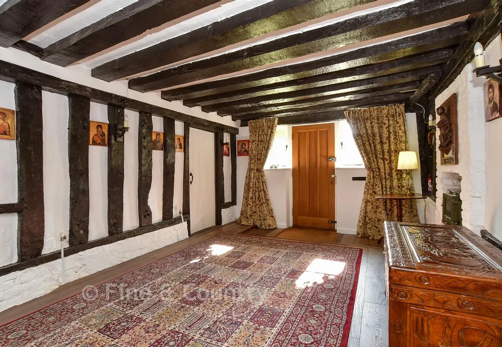 Entrance Hall - Lambourne Road, Chigwell Row, Essex - Wards of Kent