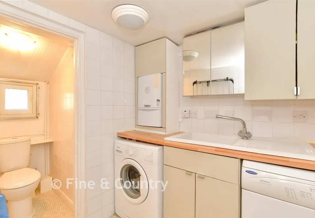 Utility Room - Lambourne Road, Chigwell Row, Essex - Wards of Kent