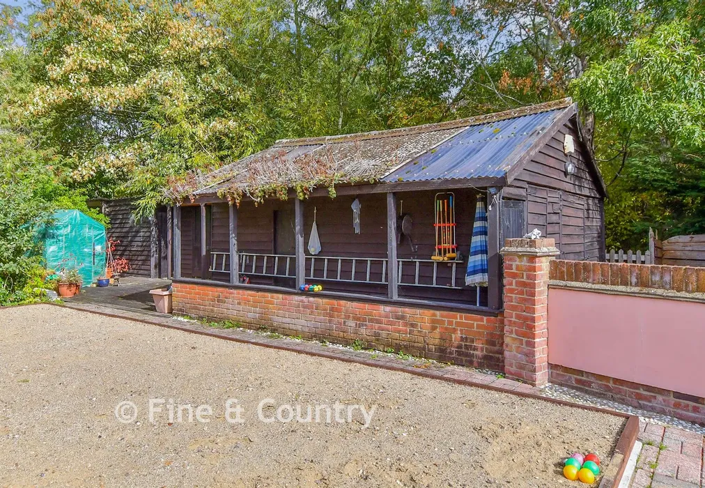 Workshop/Outbuildings - Lambourne Road, Chigwell Row, Essex - Wards of Kent