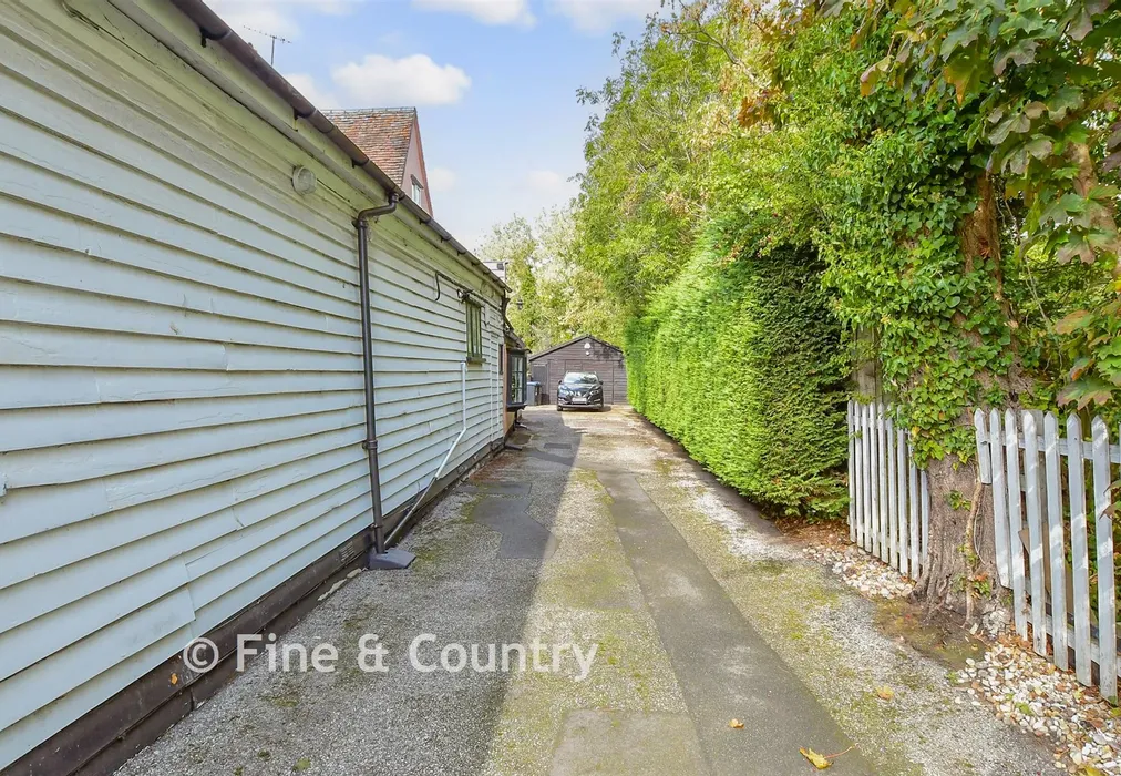Driveway/Parking - Lambourne Road, Chigwell Row, Essex - Wards of Kent