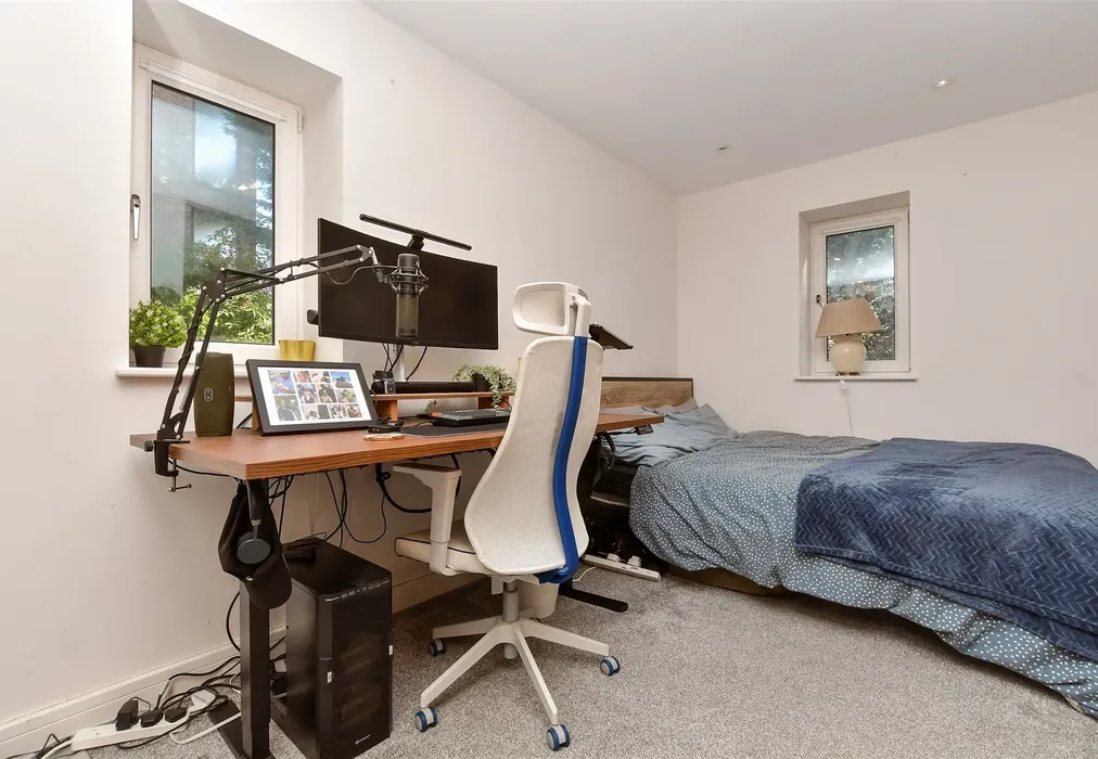Bedroom 2 - Woodcote Grove Road, Coulsdon, Surrey - Wards of Kent