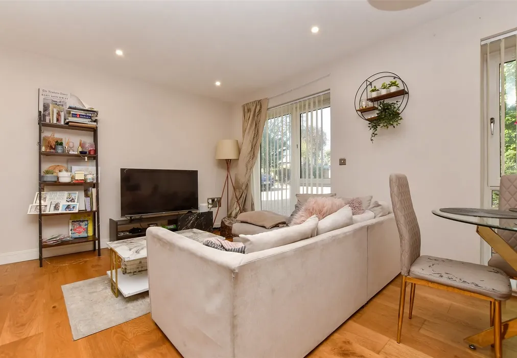Kitchen / Living Room - Woodcote Grove Road, Coulsdon, Surrey - Wards of Kent