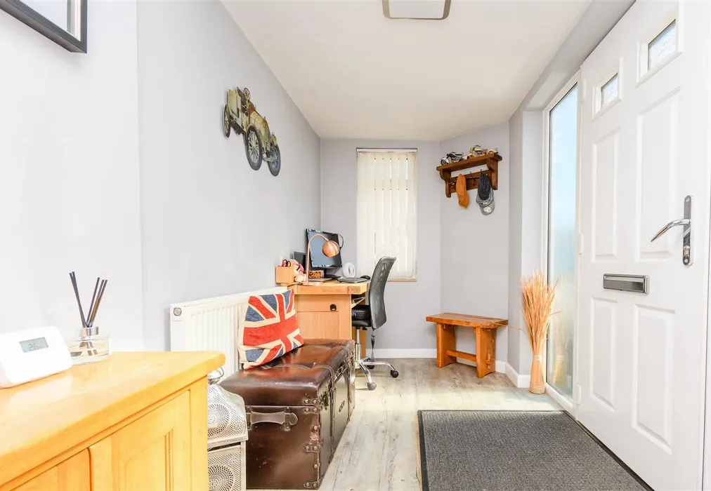 Hallway - Marling Way, Gravesend, Kent - Wards of Kent