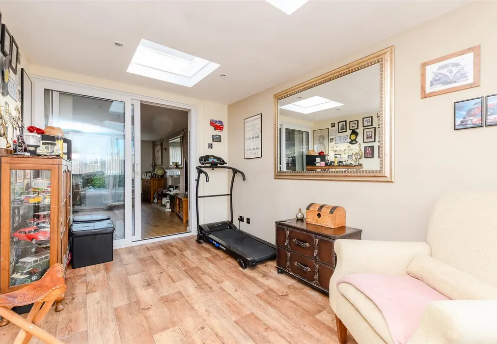 Dining Room - Marling Way, Gravesend, Kent - Wards of Kent