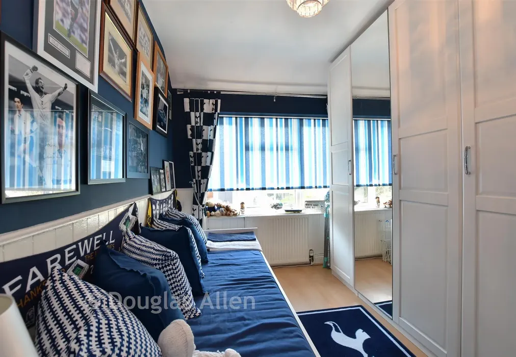 Bedroom 2 - Hunters Square, Dagenham, Essex - Wards of Kent